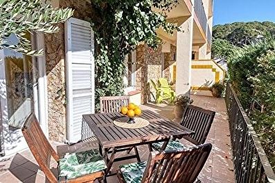 Acogedor apartamento planta baja en segunda línea a 210 metros del mar.