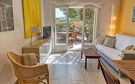 Zentral und mit großer Terrasse, Tamariu