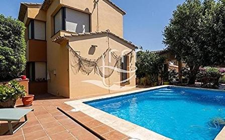 Magnífica casa con piscina privada