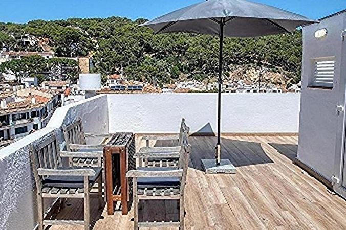 Roof top studio with sea views and large terrace TAMARIU
