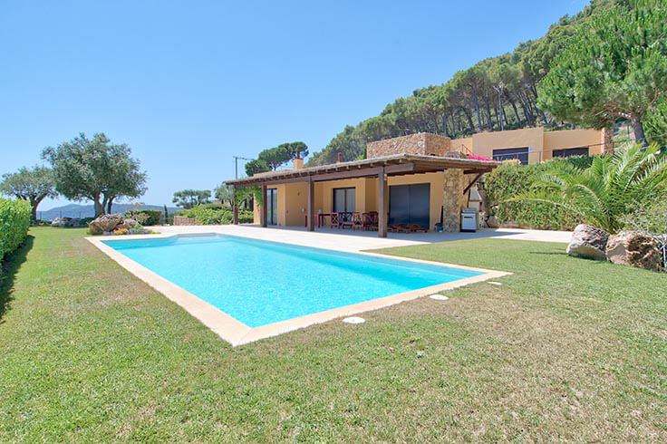 Chalet mit Schwimmbad, Meerblick und Klimaanlage