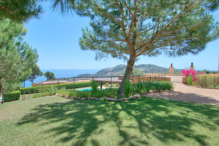 Chalet mit Schwimmbad, Meerblick und Klimaanlage