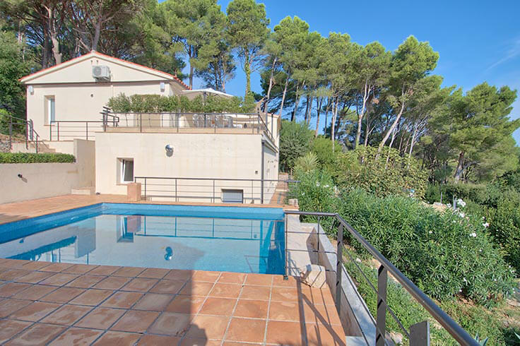 Individuelles Haus mit Schwimmbad und Meerblick auf Begur
