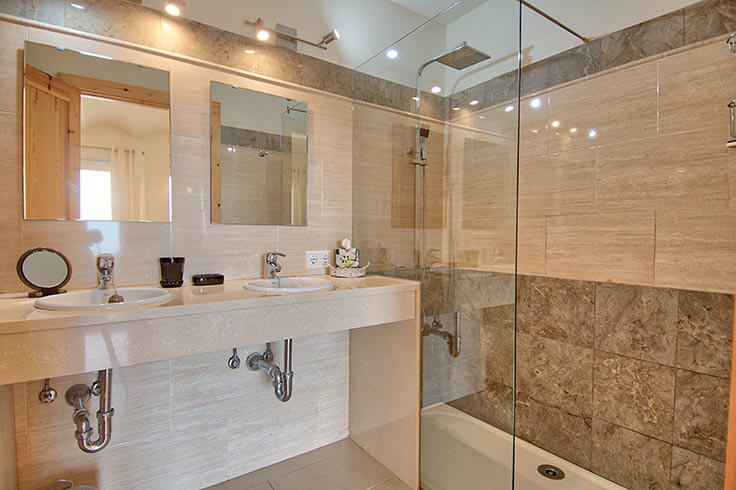 Individuelles Haus mit Schwimmbad und Meerblick auf Begur