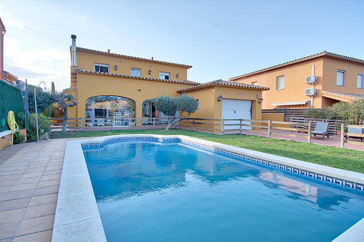 Individuelles Haus mit Schwimmbad auf EsclanyÃ 