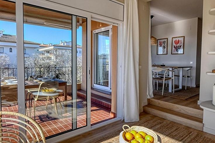 Apartament 3 dormitoris amb Piscina, Vistes al mar, Pàrquing i jardí a Calella de Palafrugell - Lloguer Temporada