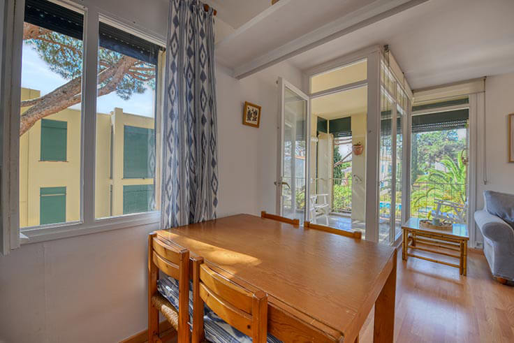 Apartament 3 dormitoris amb Piscina, Pàrquing i jardí a Tamariu - Lloguer Temporada