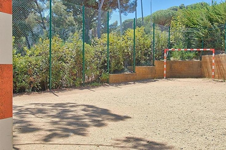 Apartament 3 dormitoris amb Piscina, Vistes al mar, Aire condicionat, Wifi, Pàrquing i jardí a Calella de Palafrugell - Lloguer Vacacional - Turístic