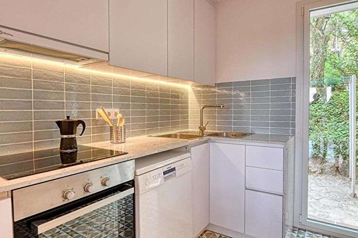 Apartament 2 dormitoris amb Piscina, Vistes al mar, Aire condicionat, Wifi, Pàrquing i jardí a Calella de Palafrugell - Lloguer Vacacional - Turístic