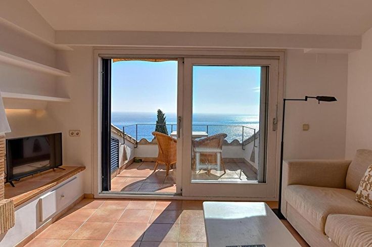Apartament 3 dormitoris amb Vistes al mar i Pàrquing a Calella de Palafrugell - Lloguer Temporada