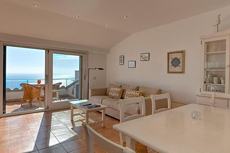Apartament 3 dormitoris amb Vistes al mar i Pàrquing a Calella de Palafrugell - Lloguer Temporada