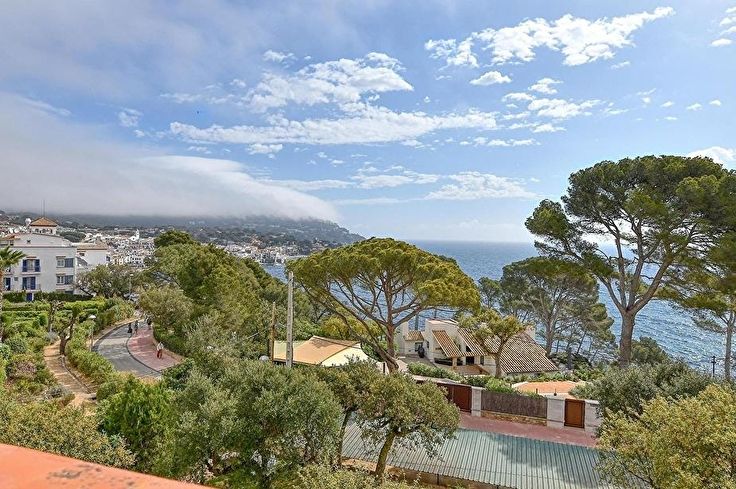 Apartament 2 dormitoris amb Vistes al mar, Pàrquing i jardí a Calella de Palafrugell - Lloguer Vacacional - Turístic