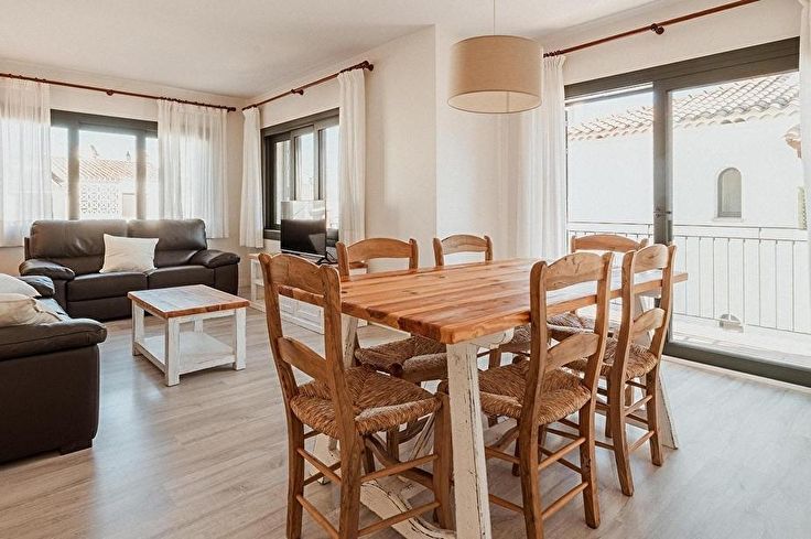 Apartament 3 dormitoris amb Piscina, Wifi, Pàrquing i jardí a Calella de Palafrugell - Lloguer Temporada