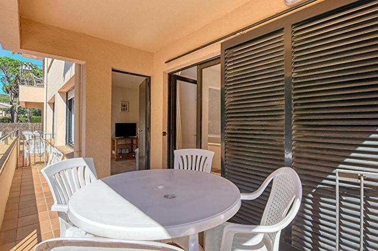 Apartament 2 dormitoris amb Piscina, Wifi i Pàrquing a Calella de Palafrugell - Lloguer Temporada