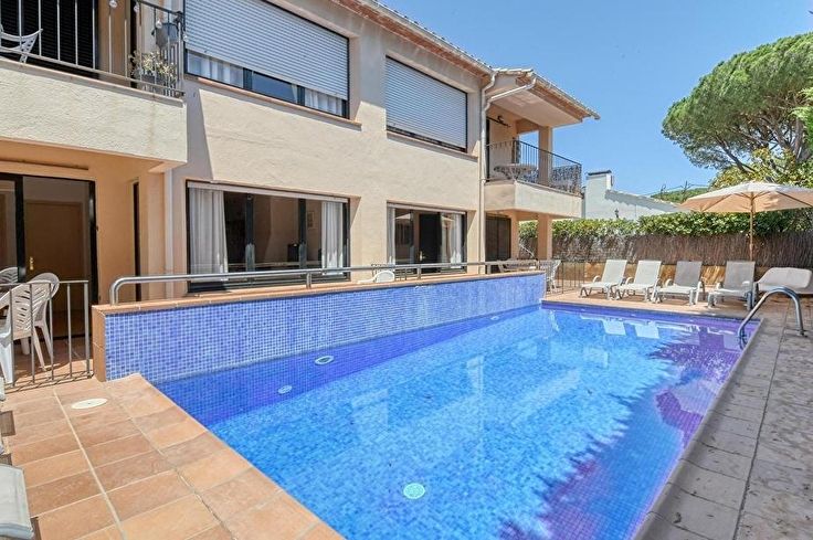 Apartament 2 dormitoris amb Piscina, Wifi i Pàrquing a Calella de Palafrugell - Lloguer Temporada