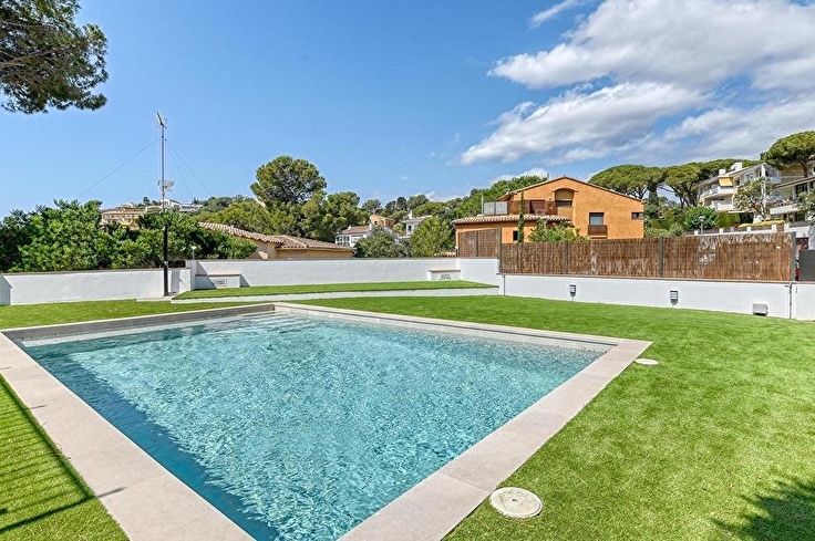 Apartament 3 dormitoris amb Piscina, Pàrquing i jardí a Calella de Palafrugell - Lloguer Vacacional - Turístic