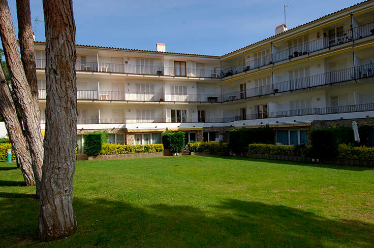Apartament 3 dormitoris amb Pàrquing i jardí a Calella de Palafrugell - Lloguer Temporada