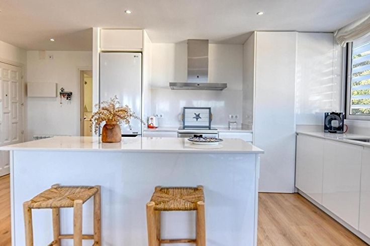 Apartament 4 dormitoris amb Piscina, Vistes al mar, Pàrquing i jardí a Calella de Palafrugell - Lloguer Temporada