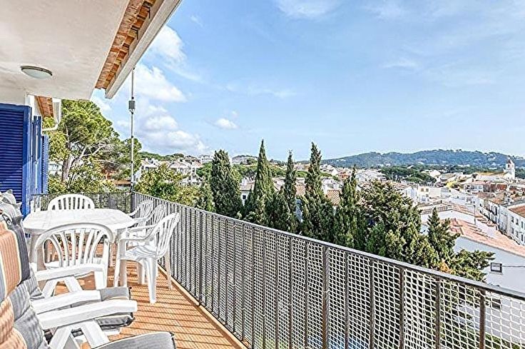 Apartament 4 dormitoris amb Vistes al mar i Pàrquing a Calella de Palafrugell - Lloguer Temporada