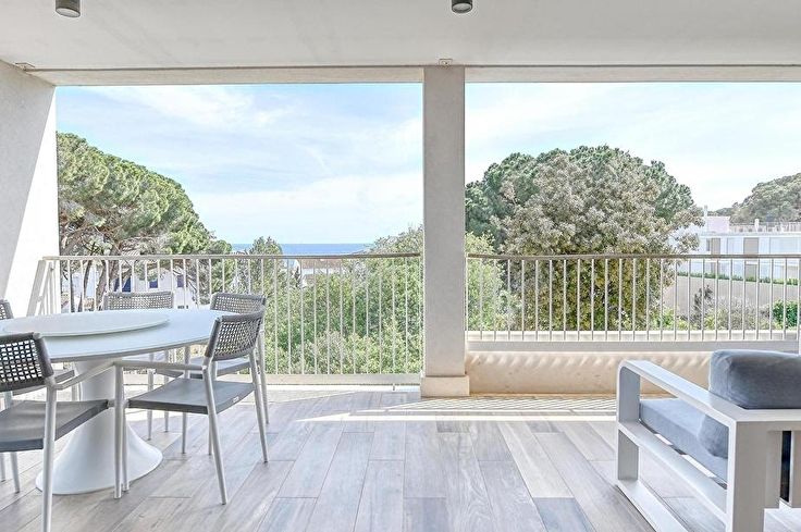 Apartament 3 dormitoris amb Piscina, Wifi, Pàrquing i jardí a Calella de Palafrugell - Lloguer Vacacional - Turístic