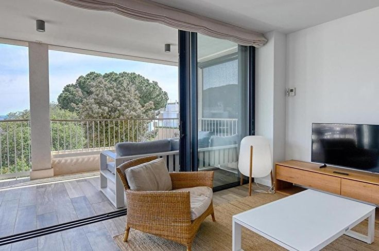 Apartament 3 dormitoris amb Piscina, Wifi, Pàrquing i jardí a Calella de Palafrugell - Lloguer Vacacional - Turístic