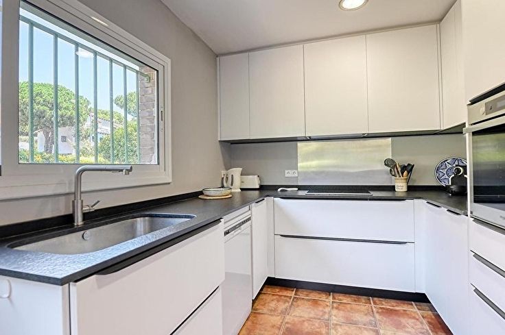 Casa aparellada 4 dormitoris amb Piscina i jardí a Barcelona - Lloguer Vacacional - Turístic