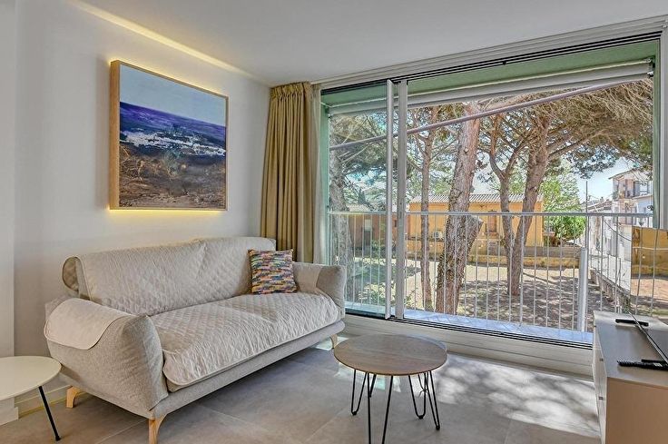 Apartament 3 dormitoris amb Piscina, Aire condicionat, Wifi, Pàrquing i jardí a Llafranc - Lloguer Temporada