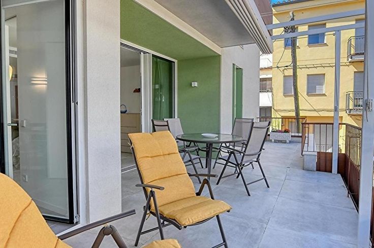 Apartament 3 dormitoris amb Piscina, Aire condicionat, Wifi, Pàrquing i jardí a Llafranc - Lloguer Temporada