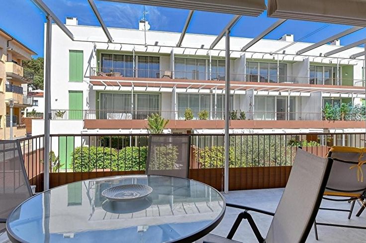 Apartament 3 dormitoris amb Piscina, Aire condicionat, Wifi, Pàrquing i jardí a Llafranc - Lloguer Temporada