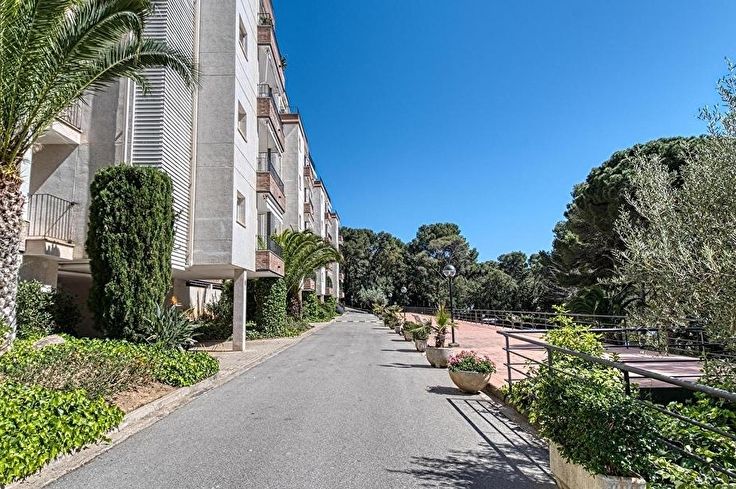 Apartament 2 dormitoris amb Piscina, Aire condicionat, Wifi, Pàrquing i jardí a Llafranc - Lloguer Vacacional - Turístic