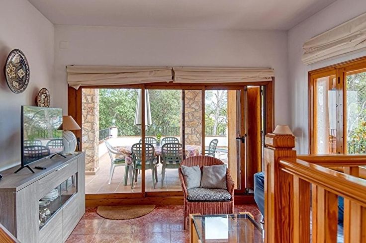 Casa aparellada 4 dormitoris amb Piscina, Wifi i Pàrquing a Tamariu - Lloguer Temporada