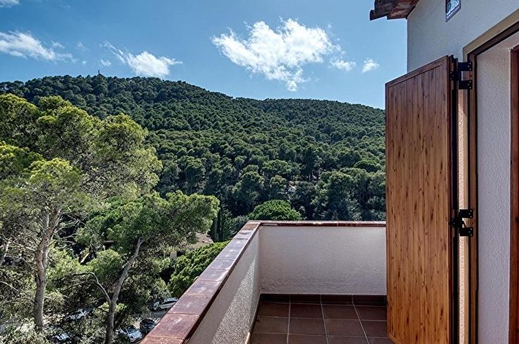 Casa aparellada 4 dormitoris amb Piscina, Wifi i Pàrquing a Tamariu - Lloguer Vacacional - Turístic