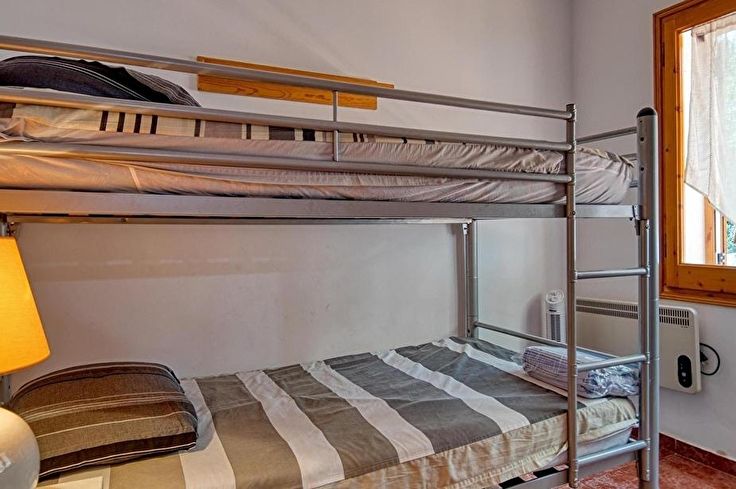 Casa aparellada 4 dormitoris amb Piscina, Wifi i Pàrquing a Tamariu - Lloguer Temporada