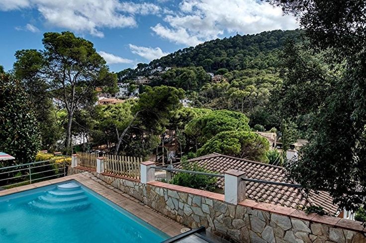 Casa aparellada 4 dormitoris amb Piscina, Wifi i Pàrquing a Tamariu - Lloguer Vacacional - Turístic