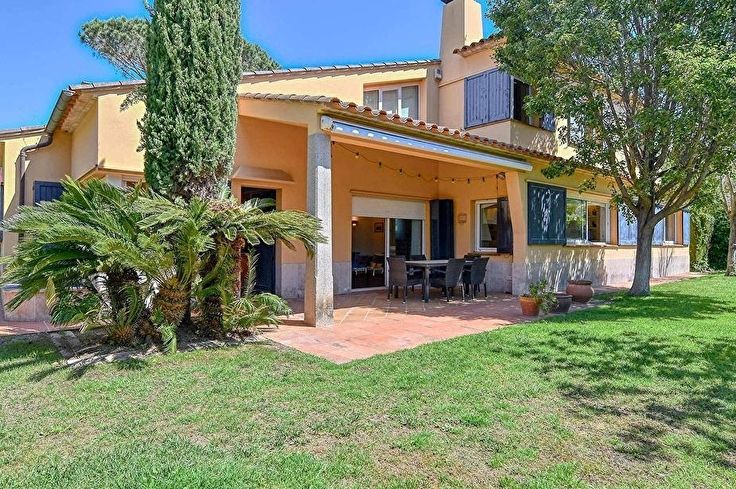 Casa 5 dormitoris amb Pàrquing a Calella de Palafrugell - Compra - Venda