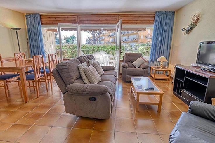 Apartament 2 dormitoris amb Piscina, Wifi, Pàrquing i jardí a Calella de Palafrugell - Compra - Venda