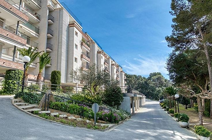 Apartament 2 dormitoris amb Piscina, Pàrquing i jardí a Tamariu - Compra - Venda