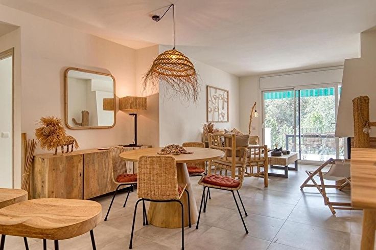 Apartament 4 dormitoris amb Piscina, Pàrquing i jardí a Tamariu - Compra - Venda