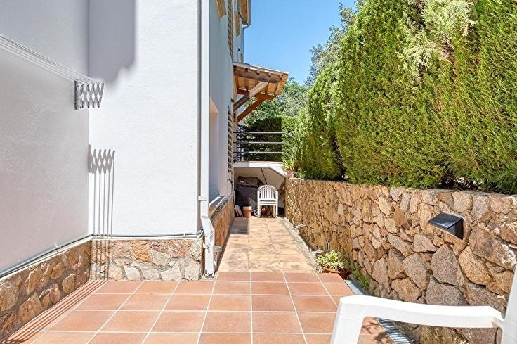 Apartament 3 dormitoris amb Piscina, Pàrquing i jardí a Tamariu - Compra - Venda