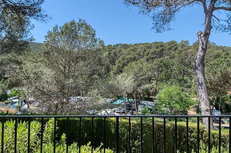 Apartament 3 dormitoris amb Piscina, Pàrquing i jardí a Tamariu - Compra - Venda