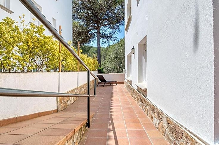 Apartament 3 dormitoris amb Piscina, Pàrquing i jardí a Tamariu - Compra - Venda