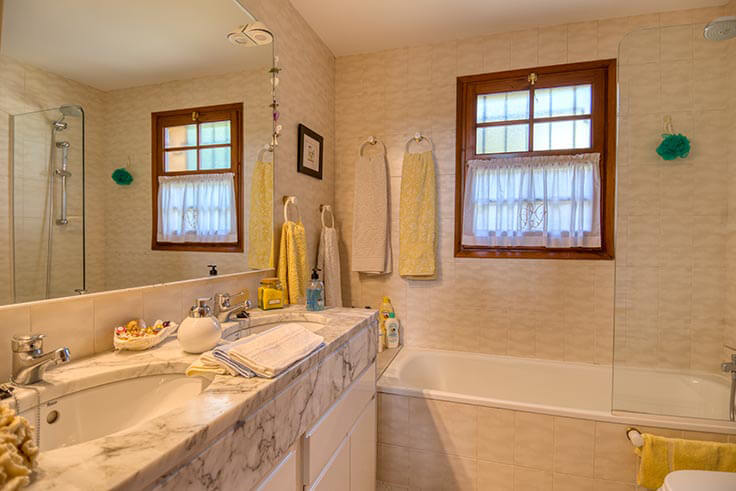 Casa individual 5 dormitoris amb Piscina, Vistes al mar i jardí a Tamariu - Compra - Venda