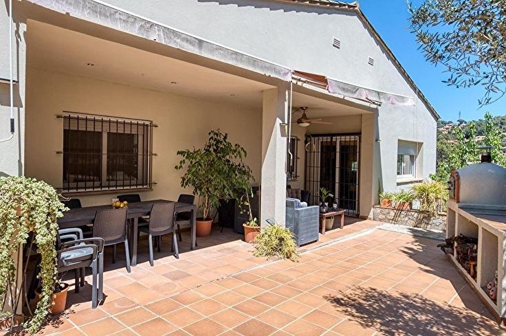 Casa individual 5 dormitoris amb jardí a Begur - Compra - Venda