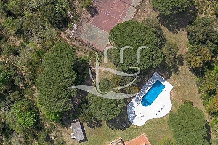 Xalet 6 dormitoris amb Piscina i jardí a Llagostera - Compra - Venda