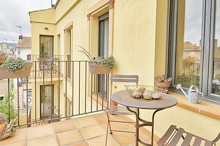 Àtic 2 dormitoris amb Aire condicionat i Pàrquing a Palafrugell - Compra - Venda