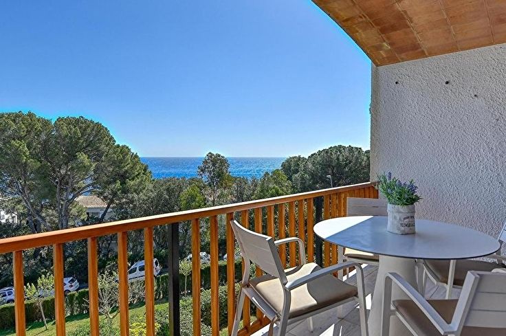 Appartement 2 chambres avec Piscine, Vues à la mer, Air conditionné, Wifi, Parking et jardin à Calella de Palafrugell - Location Vacances - Touristique