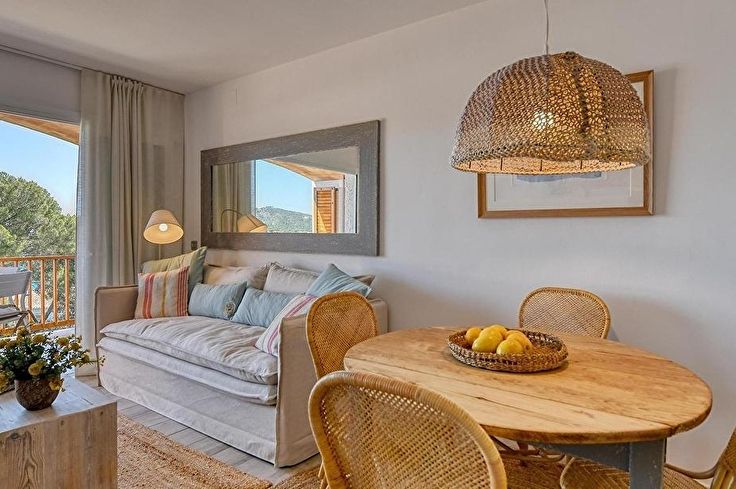 Appartement 2 chambres avec Piscine, Vues à la mer, Air conditionné, Wifi, Parking et jardin à Calella de Palafrugell - Location Vacances - Touristique