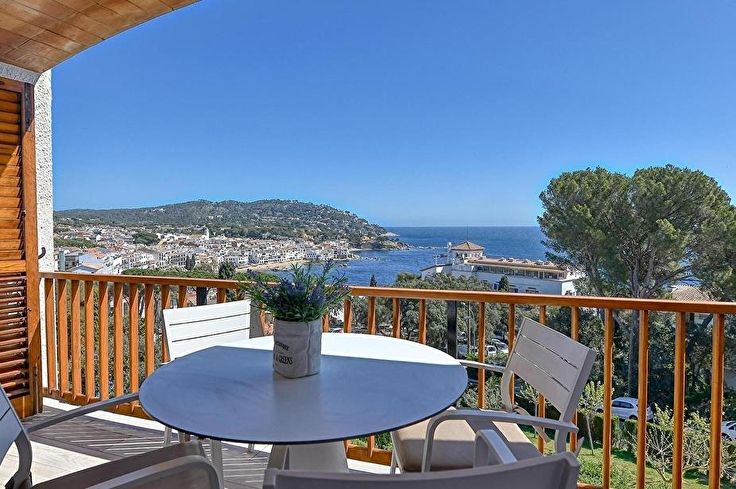 Appartement 2 chambres avec Piscine, Vues à la mer, Air conditionné, Wifi, Parking et jardin à Calella de Palafrugell - Location Vacances - Touristique