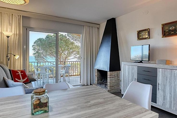 Appartement 2 chambres avec Piscine, Vues à la mer, Wifi, Parking et jardin à Calella de Palafrugell - Location Vacances - Touristique
