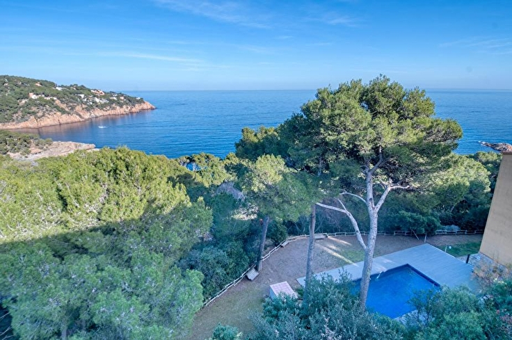 Attique 3 chambres avec Piscine, Vues à la mer, Parking et jardin à Tamariu - Location Vacances - Touristique